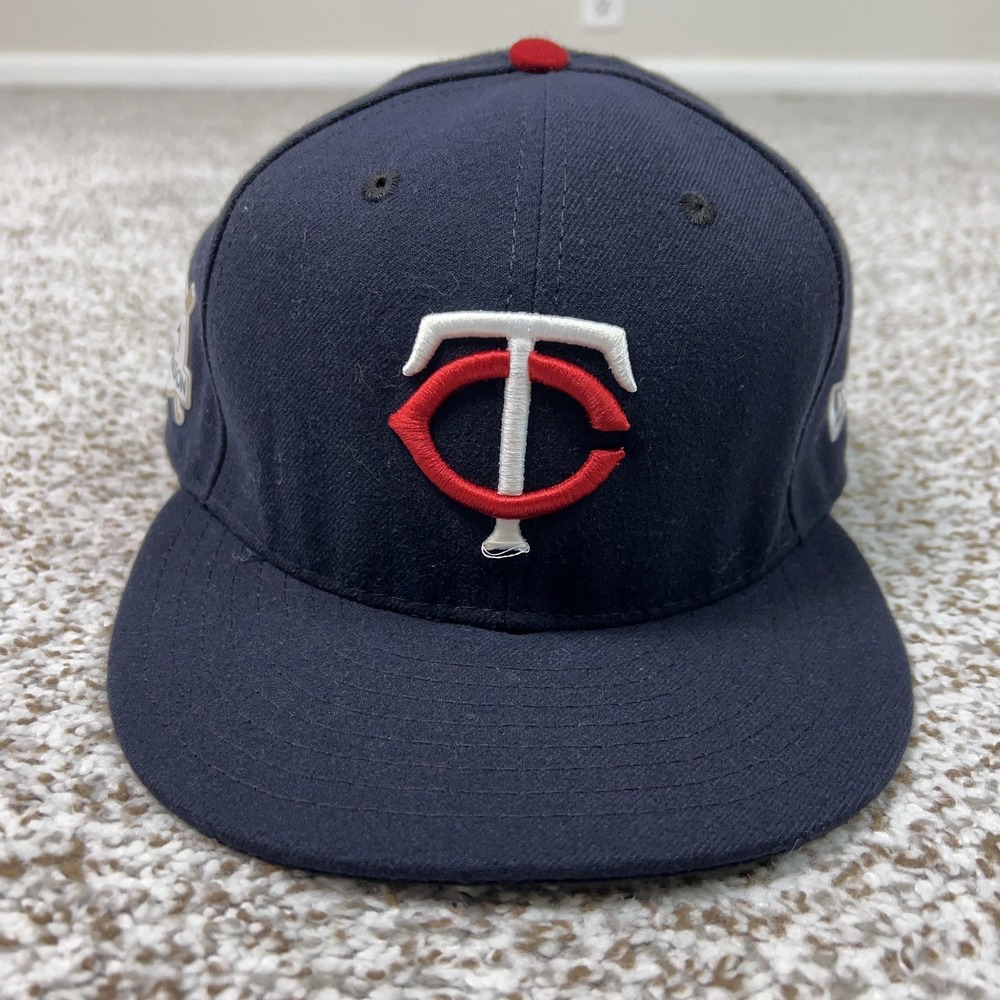 Minnesota Twins Hat Cap Fitted Mens 7 5/8 MLB Baseball Postseason New Era USA